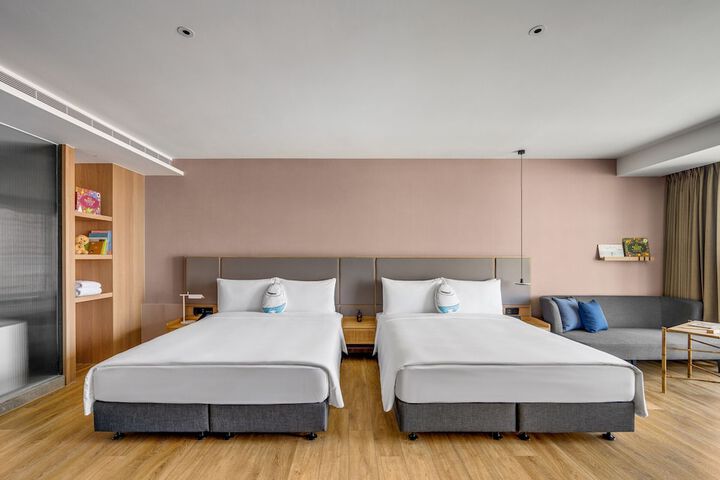 Room 7 of 50