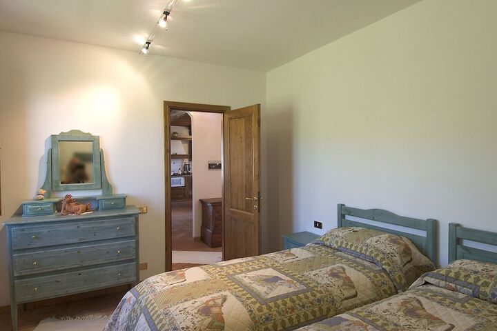 Room 6 of 68