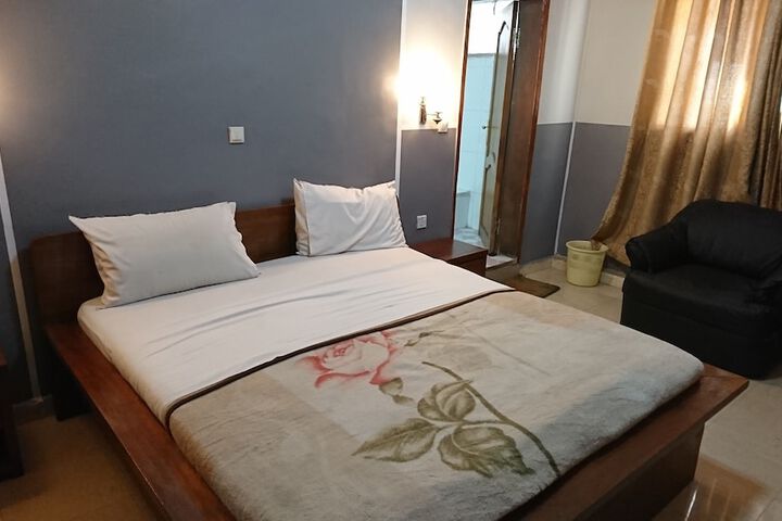Room 37 of 67
