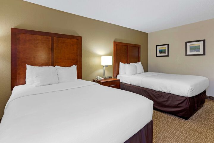 Room 9 of 28