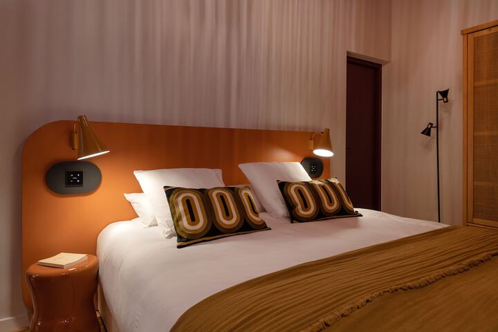 Room 129 of 780