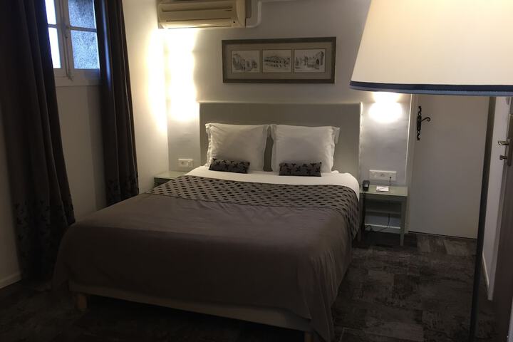 Room 15 of 61