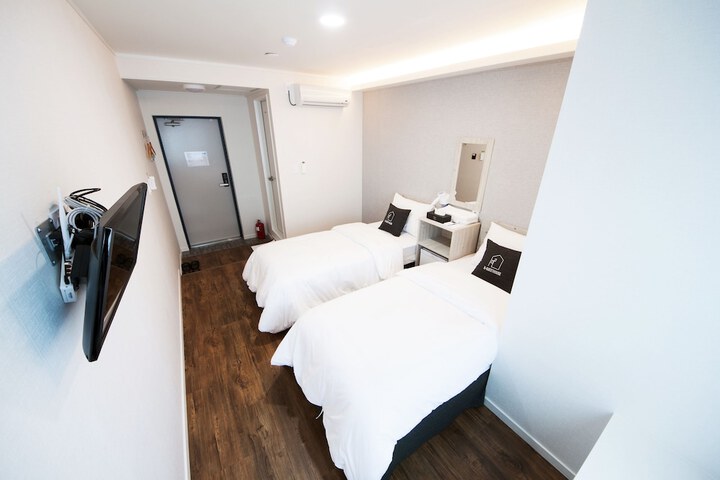 Room 20 of 44