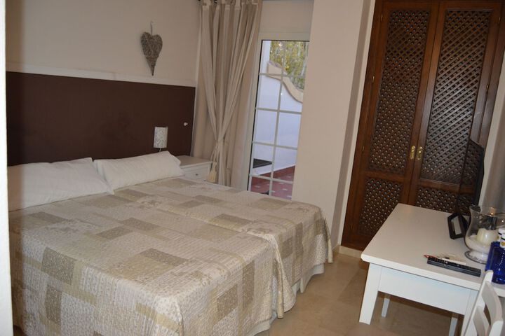 Room 3 of 38