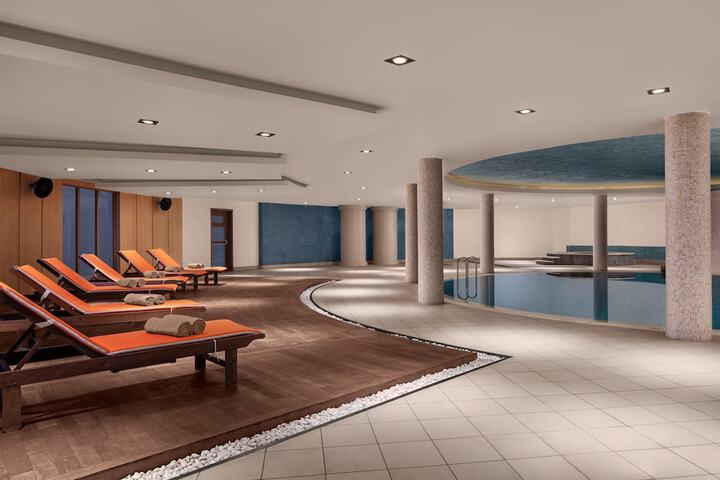 Hotel Pool