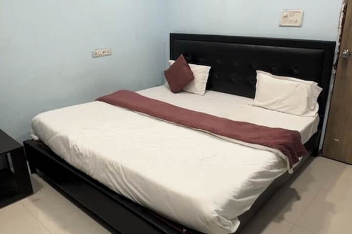 Room 3 of 13