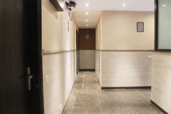Ballroom/Hall 10 of 13