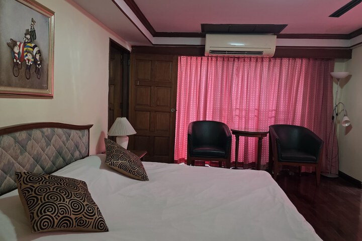 Room 53 of 195