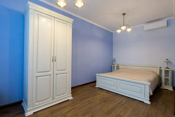 Room 5 of 38