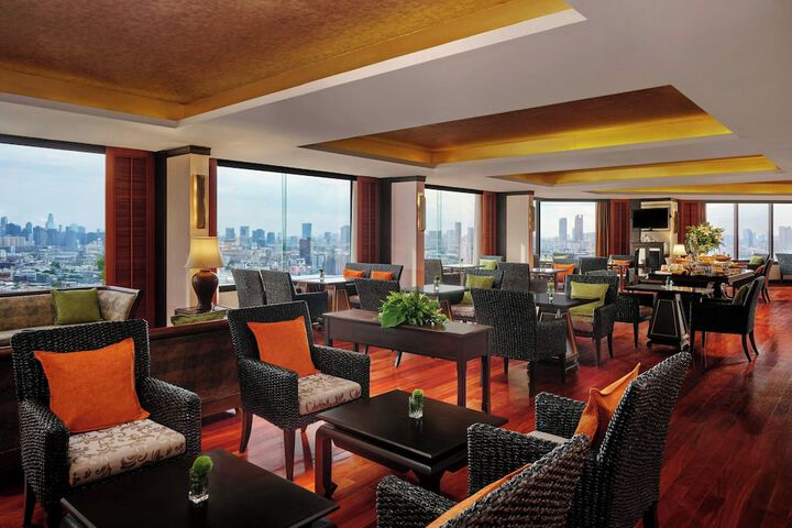 Lounge 96 of 129