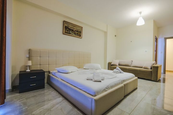 Room 16 of 84
