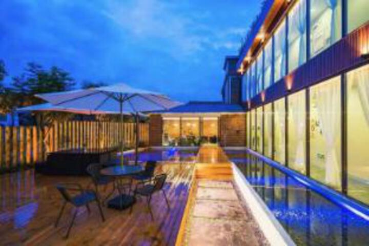 Puzhehei Brigade Boutique Hotel