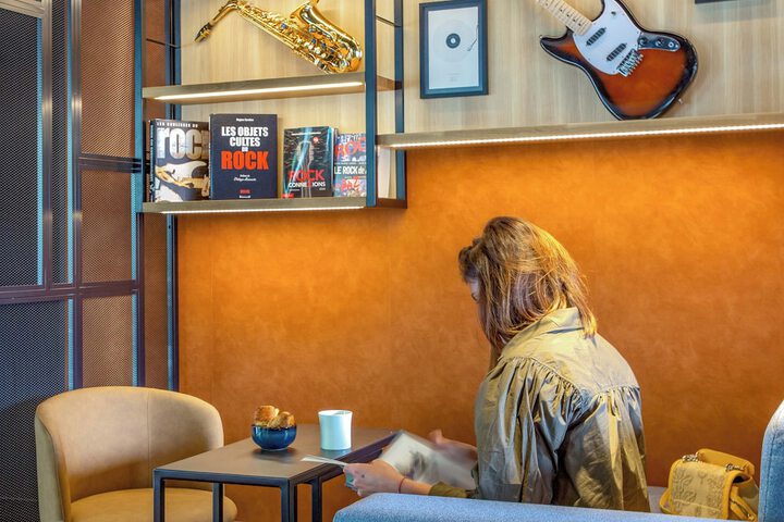 Guest Lobby