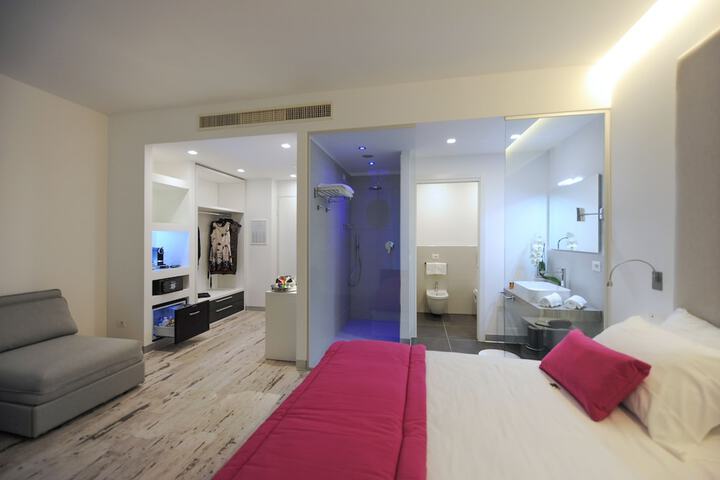 Room 22 of 85