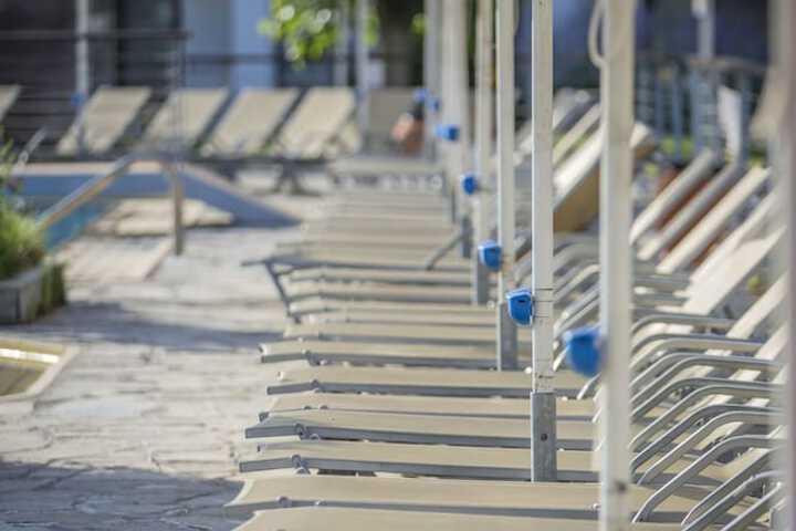 Sundeck 142 of 177