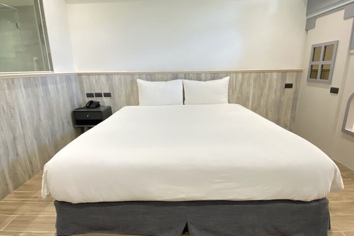 Room 14 of 42