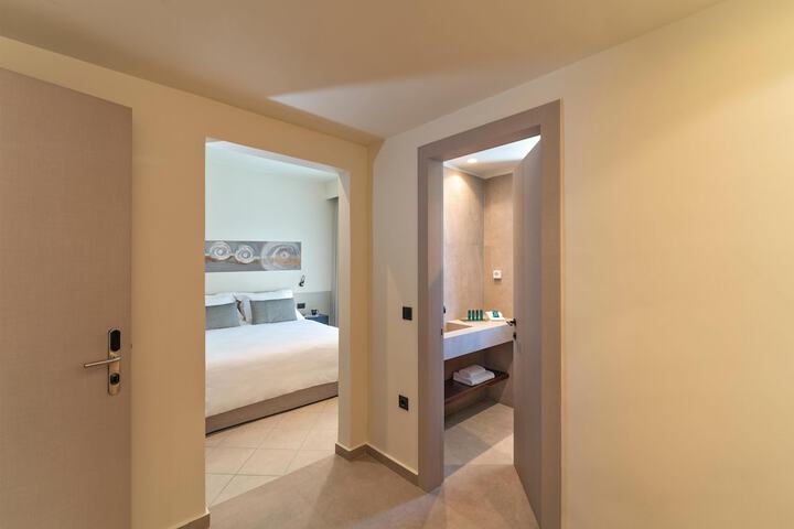 Room 16 of 78