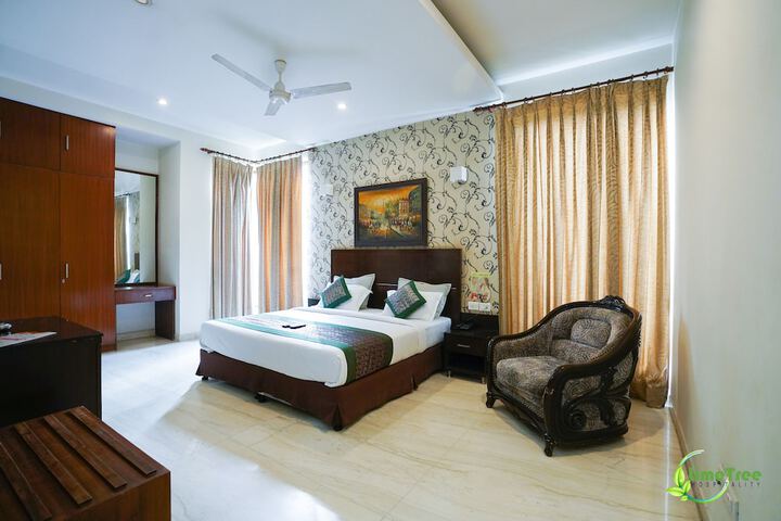 Room 3 of 17