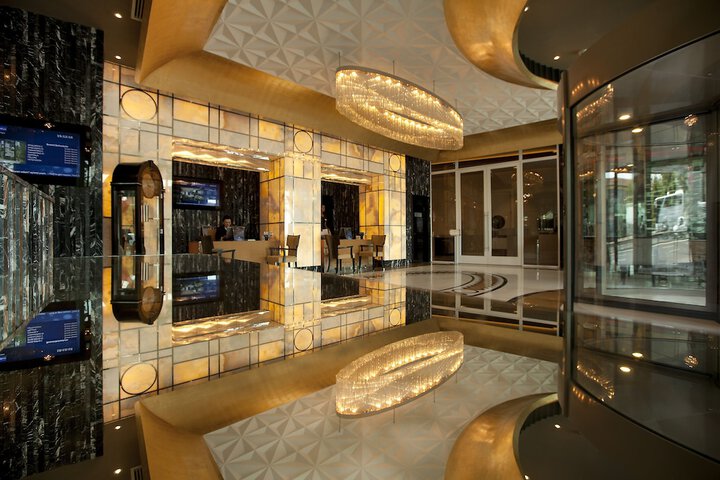 Entrance & Lobby