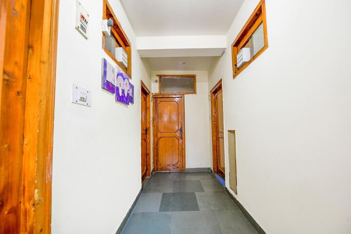 Room 11 of 25