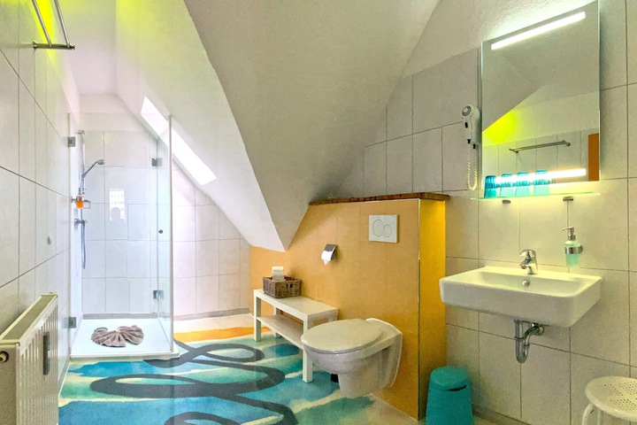 Room 9 of 26