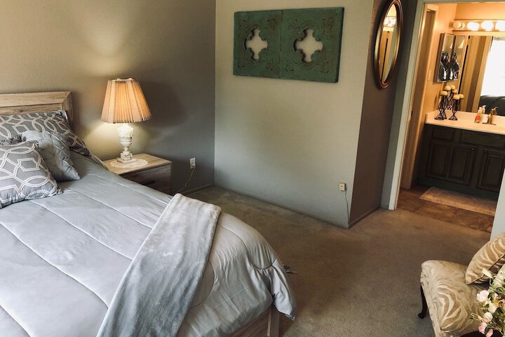 Room 5 of 32