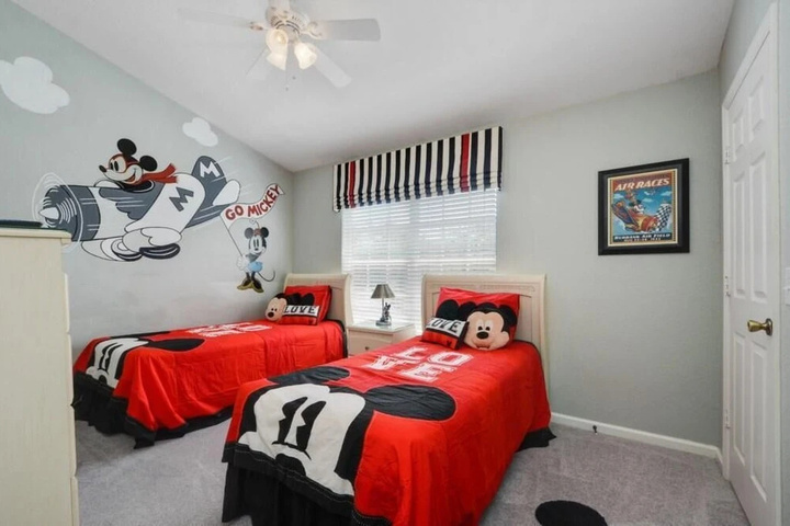 Room 5 of 19