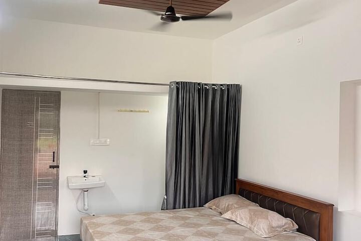 Room 3 of 17