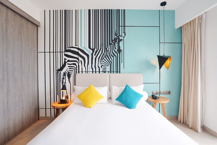Room 8 of 60