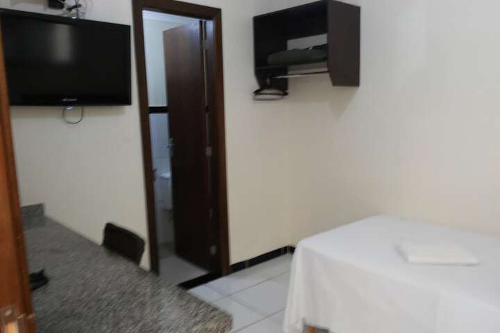 Room 13 of 40