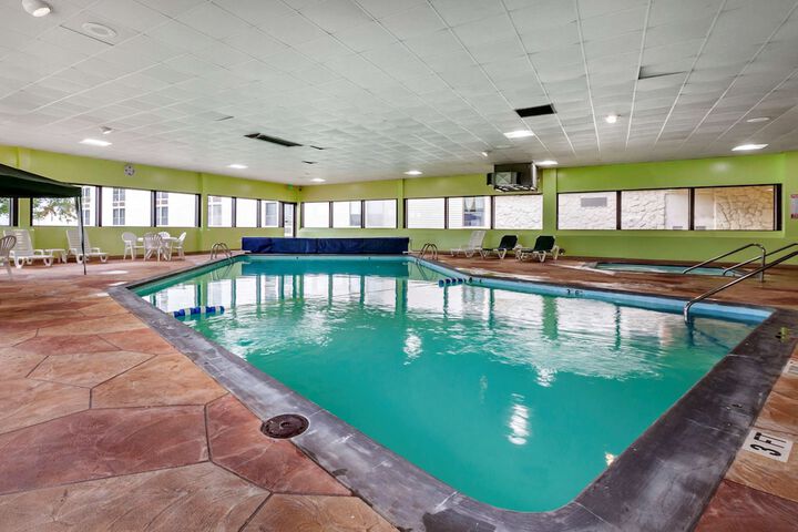 Pool 51 of 71