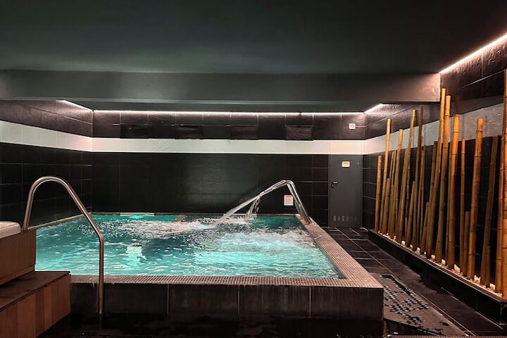 Pools & Facilities