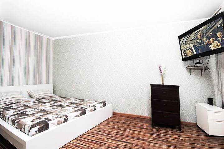 Room 4 of 16