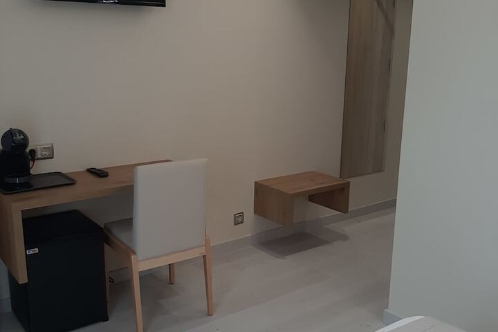 Room 6 of 30
