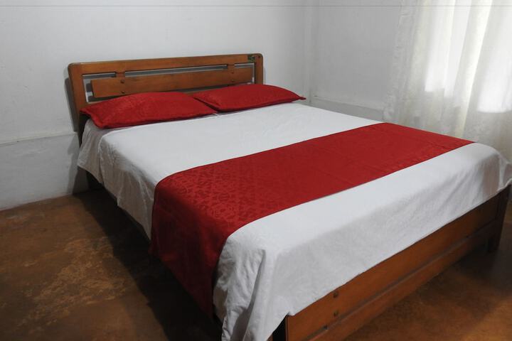 Room 15 of 33