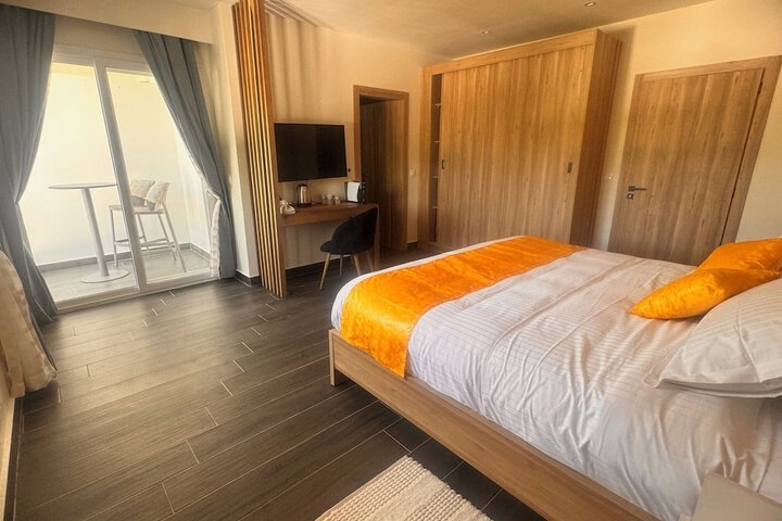 Room 13 of 46