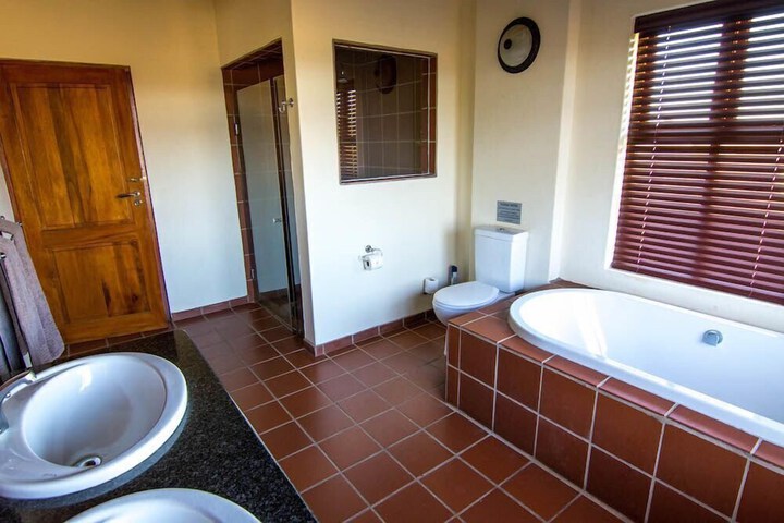 Room 32 of 45