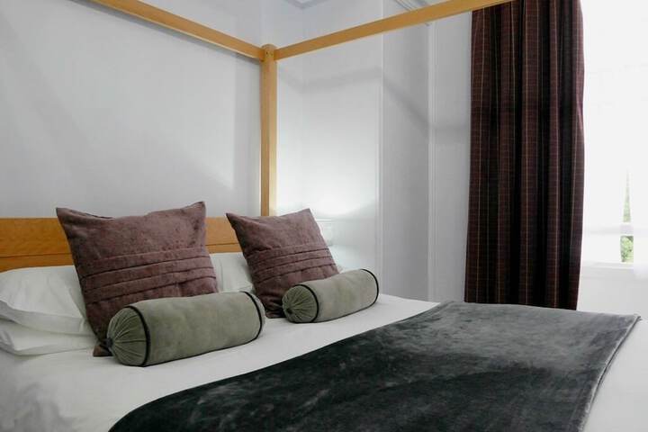 Room 2 of 39