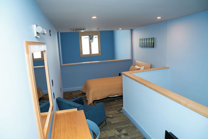 Room 12 of 50