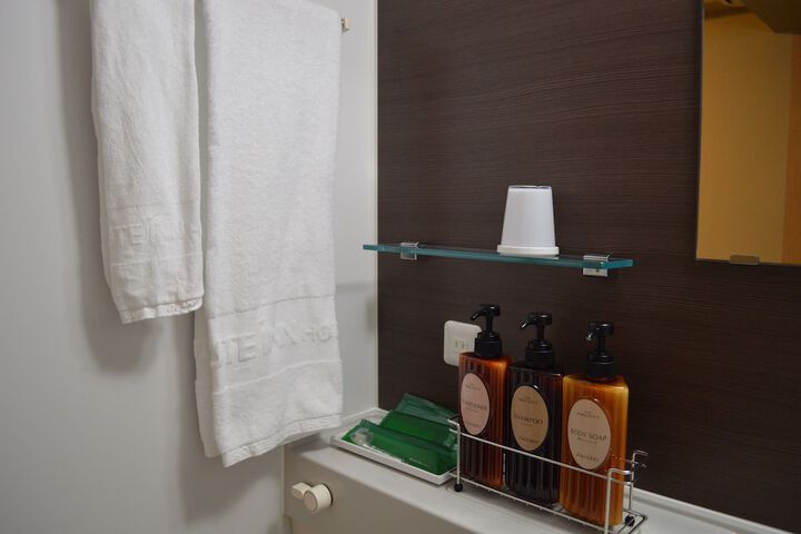 Room 21 of 37
