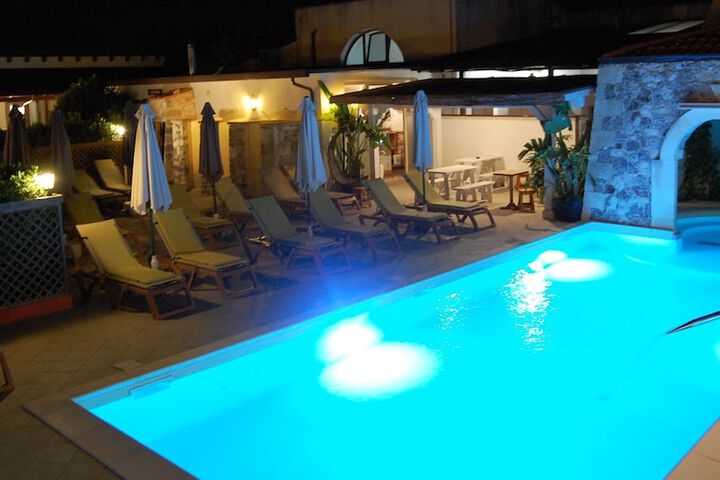 Pool 36 of 76