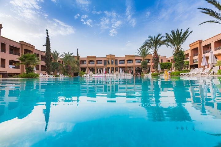 Hotel with Pool