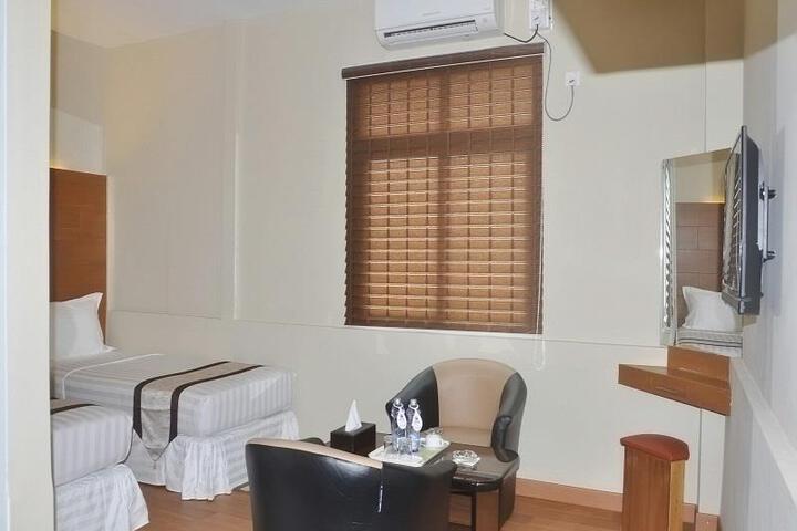 Room 2 of 6