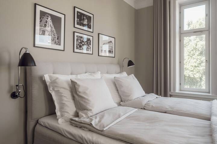 Room 122 of 203