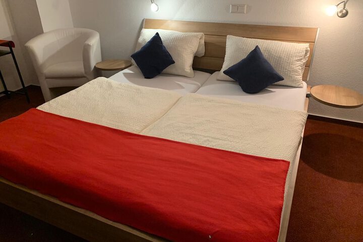Room 47 of 49