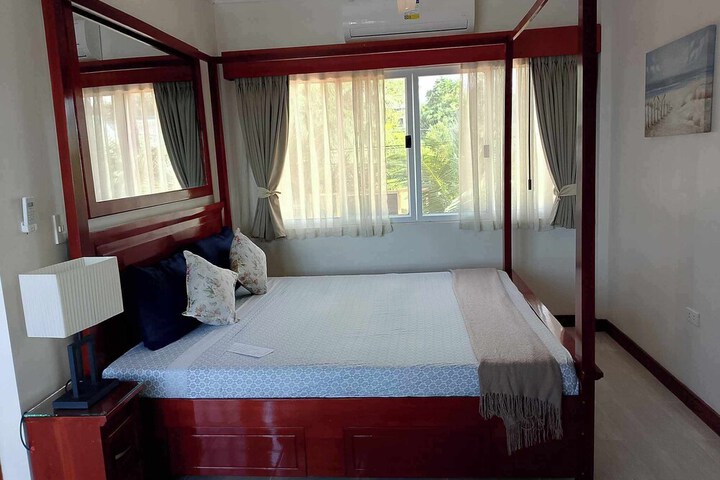 Room 9 of 42