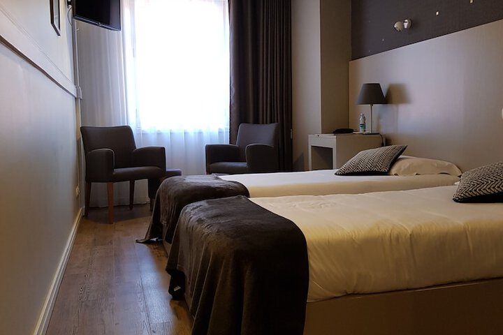 Room 8 of 37