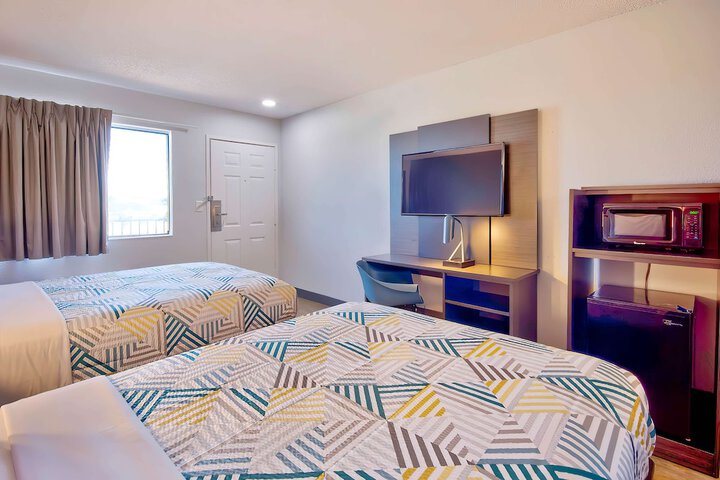 Double Bed Accessible (4 of 18)