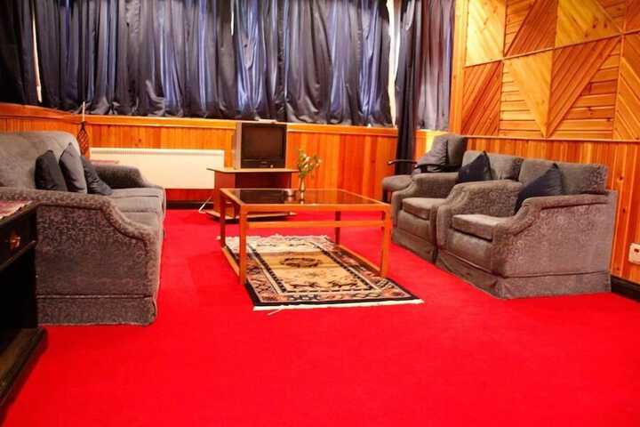 Room 9 of 38