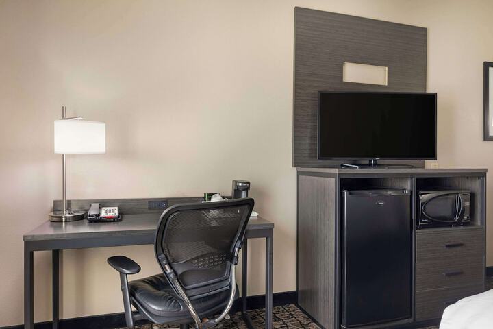 Room 8 of 28